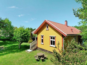 Two-Bedroom Holiday home in Strömstad 4 in Resö